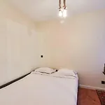 Lovely Spacious & Bright 2-Bedroom Near Montmartre