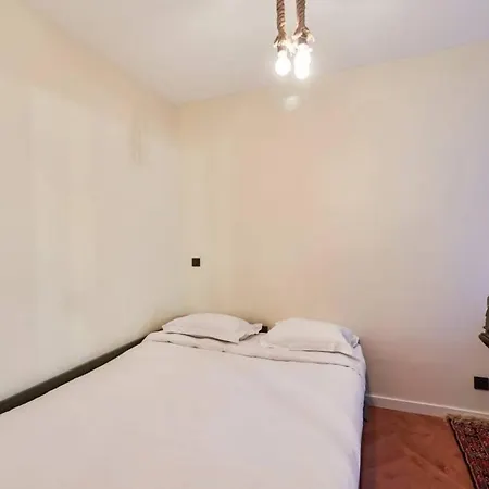 Lovely Spacious & Bright 2-bedroom Near Montmartre Parigi