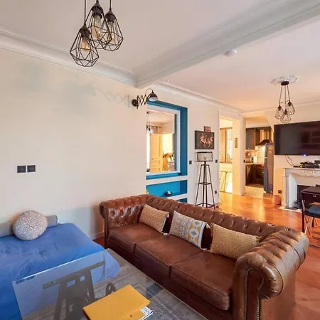 Lovely Spacious & Bright 2-bedroom Near Montmartre Appartamento