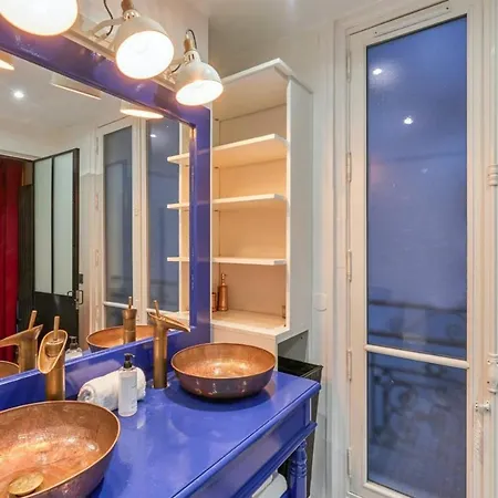 Lovely Spacious & Bright 2-bedroom Near Montmartre * Parigi