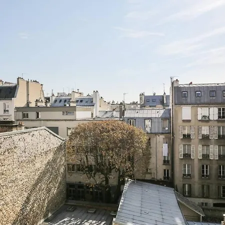 Lovely Spacious & Bright 2-bedroom Near Montmartre Paris