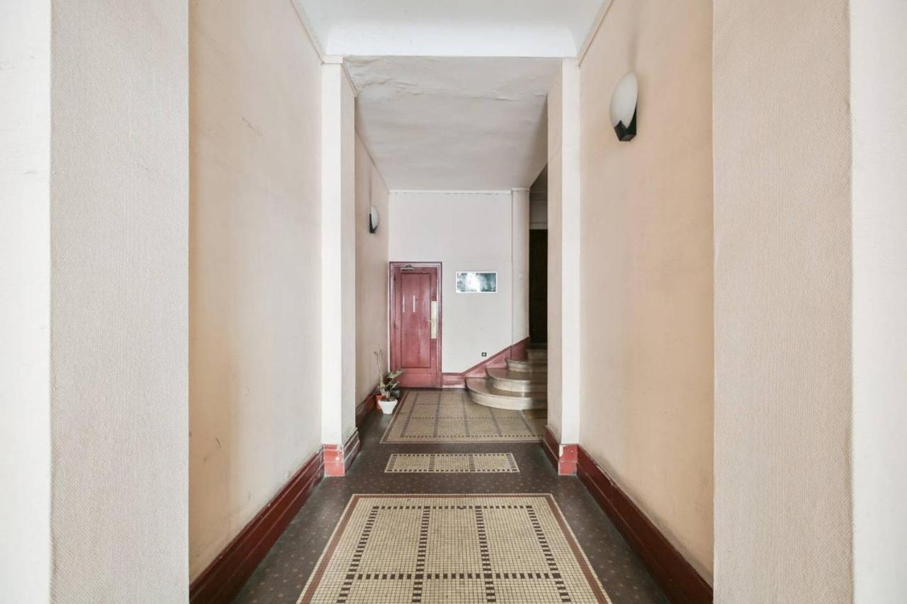 Lovely Spacious & Bright 2-bedroom Near Montmartre * Paris