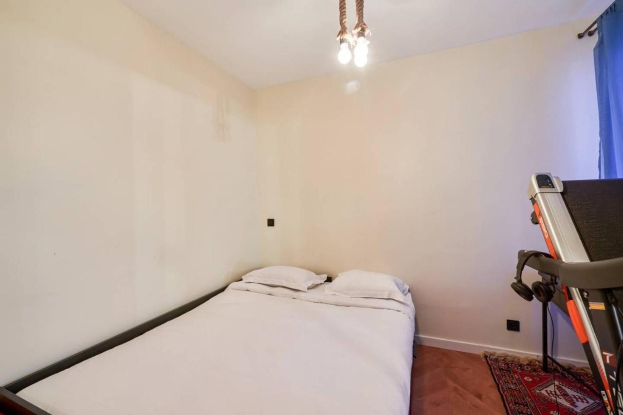 Lovely Spacious & Bright 2-bedroom Near Montmartre Paris