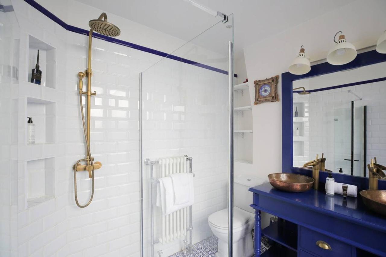 Apartment Lovely Spacious & Bright 2-bedroom Near Montmartre